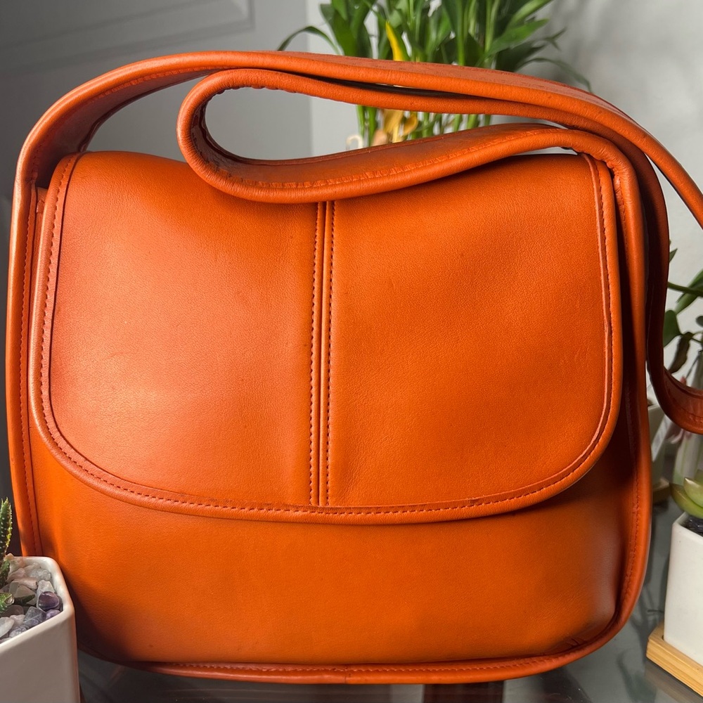 Vintage Coach Ergo 9034 Leather Shoulder Bag ( Long Strap) Tangerine